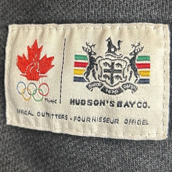 Hudson’s Bay Black Canada Zip-Up Hoodie Olympics 2002 - Picture 6 of 6